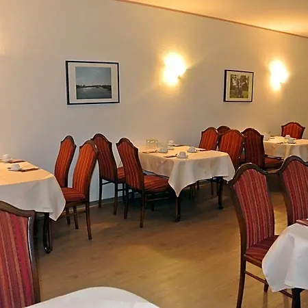 Hotel Art-ambiente 3*